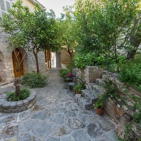 Vita Real Estate Hydra  Buitenkant foto