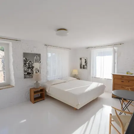 Vita Real Estate Hydra  Buitenkant foto